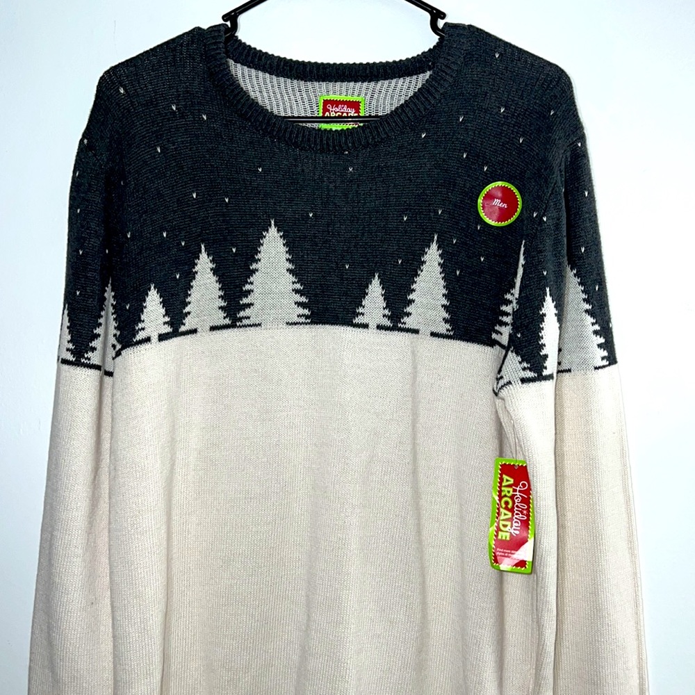 Holiday Arcade Sweater Sz M NWT